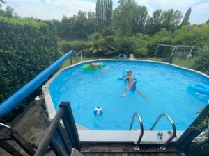 Nouveau Pays zwembad in achtertuin